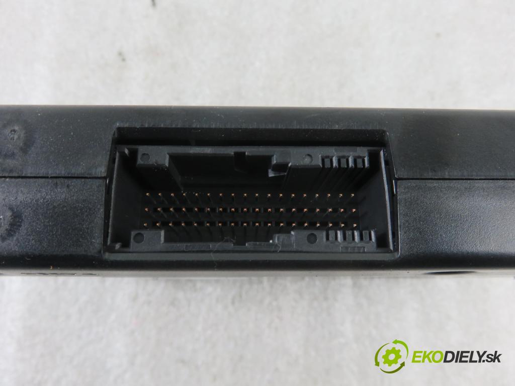 VW GOLF VI (5K1) HB 2012 77,00 1.6 TDI - CAYC 1598,00 MODUL BLUETOOTH 5K0035730D