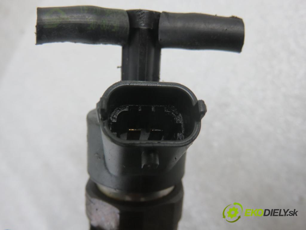 CITROEN C4 I (LC_) HB 2005 66,00 1.6 HDi - 9HX (DV6ATED4) 1560,00 vstrekovač 0445110239 (Vstrekovače)