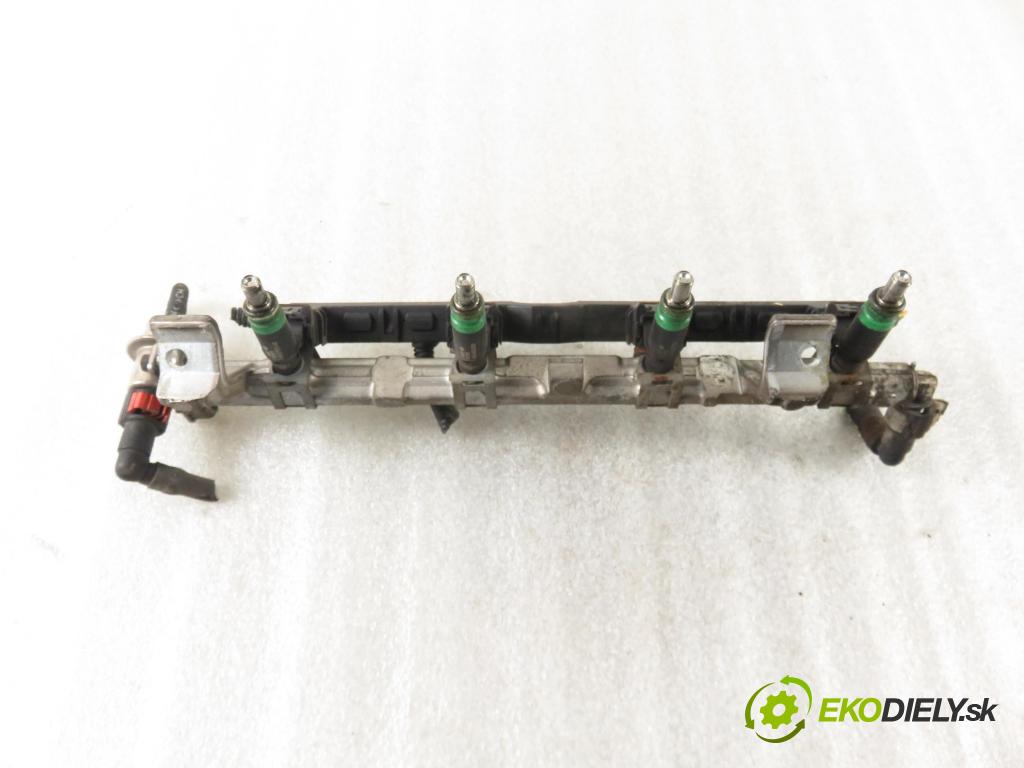 FORD FOCUS Turnier (DNW) KOMBI 2004 74,00 1.6 16V - FYDD 1596,00 Lišta vstrekovacia 98AG14A390LB (Vstrekovacia lišta)