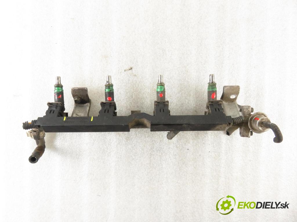 FORD FOCUS Turnier (DNW) KOMBI 2004 74,00 1.6 16V - FYDD 1596,00 Lišta vstrekovacia 98AG14A390LB (Vstrekovacia lišta)