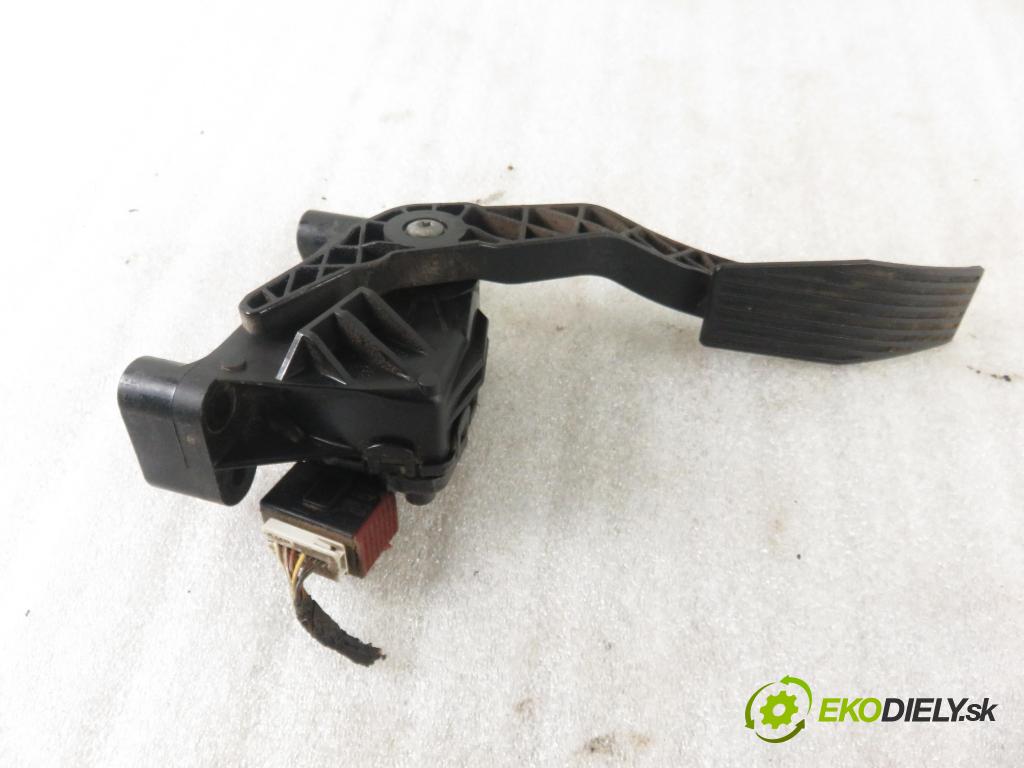 OPEL ASTRA H Kombi (A04) KOMBI 2005 110,00 1.9 CDTI - Z 19 DTH 1910,00 Potenciometer plynu 9157998BK ; 6PV00811200 (Pedále)