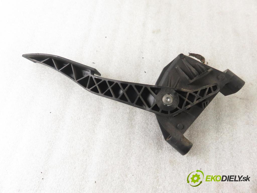 OPEL ASTRA H Kombi (A04) KOMBI 2005 110,00 1.9 CDTI - Z 19 DTH 1910,00 Potenciometer plynu 9157998BK ; 6PV00811200 (Pedále)