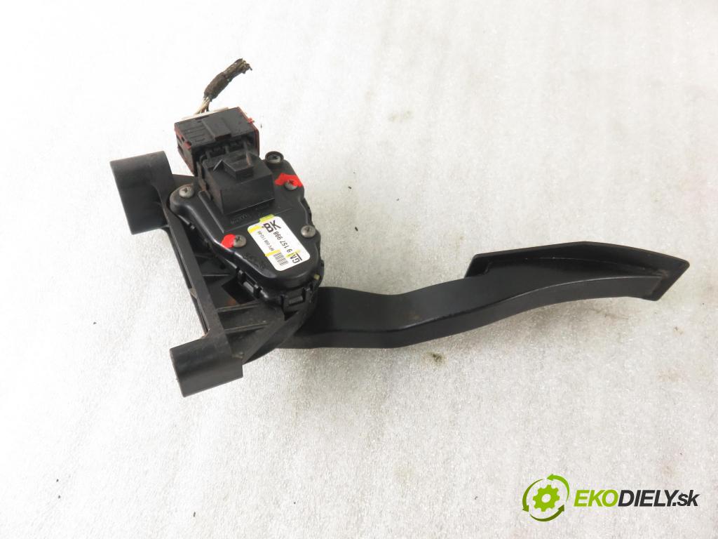 OPEL ASTRA H Kombi (A04) KOMBI 2005 110,00 1.9 CDTI - Z 19 DTH 1910,00 Potenciometer plynu 9157998BK ; 6PV00811200 (Pedále)