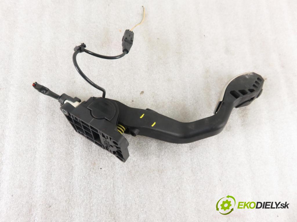 PEUGEOT 307 (3A/C) HB 2005 80,00 1.6 HDi 110 1560,00 Potenciometer plynu 0280755046 ; 9657395877 (Pedále)