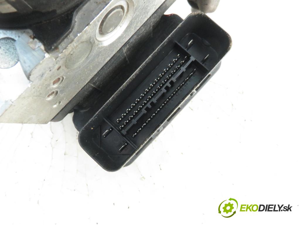 VW GOLF VI (5K1) HB 2012 77,00 1.6 TDI - CAYC 1598,00 Pumpa ABS 1K0907379BJ ; 1K0614517DE ; 10096103523 (Pumpy ABS)