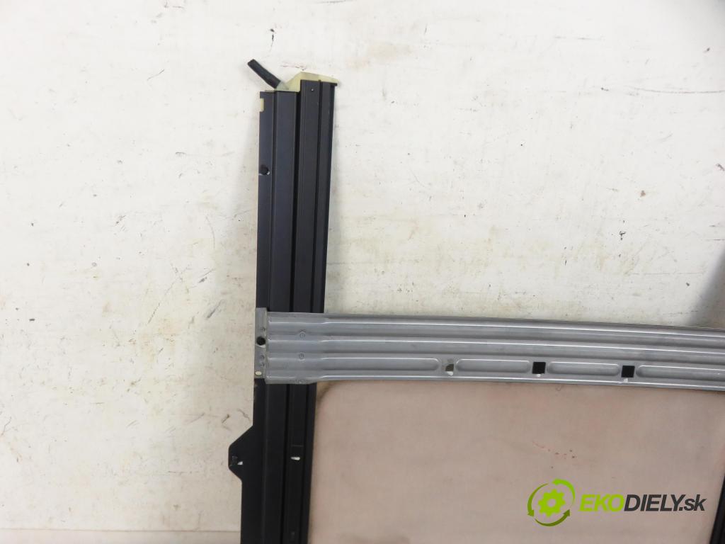 LAND ROVER RANGE ROVER SPORT (L320) SUV 2007 140,00 2.7 TDV6 4x4 190 - 276DT (PSA) 2720,00 střešní okno 4222395B (Okna karoserie)