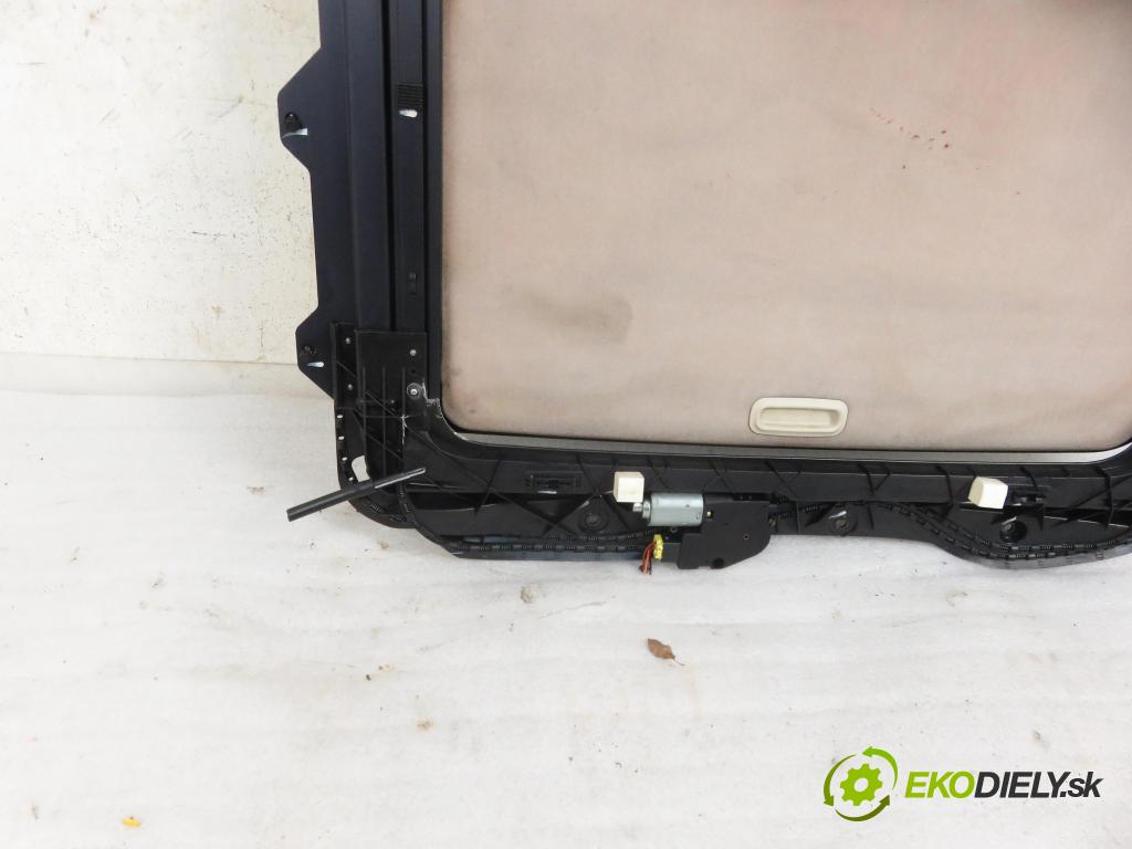 LAND ROVER RANGE ROVER SPORT (L320) SUV 2007 140,00 2.7 TDV6 4x4 190 - 276DT (PSA) 2720,00 střešní okno 4222395B (Okna karoserie)