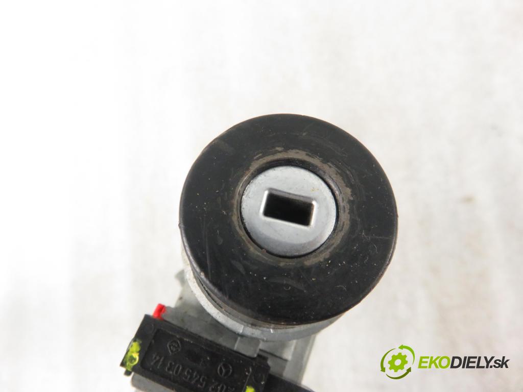 MERCEDES-BENZ KLASA C (W202) SEDAN 1995 90,00 C 180 (202.018) - M 111.920 1799,00 spinačka 2025450314 (Spínacie skrinky a kľúče)