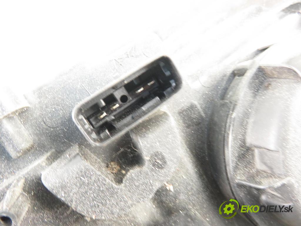 RENAULT LAGUNA II Grandtour (KG0/1_) KOMBI 2002 74,00 1.9 dCi 107 - F9Q 754 1870,00 Svetlo PP 8200163324