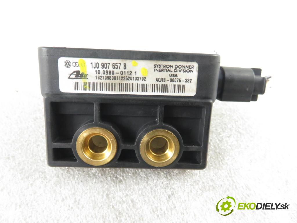 AUDI A3 (8L1) HB 2000 75,00 1.6 - AVU 1595,00 snímač ESP 1J0907657B ; 1J1907637B ; 10098001121