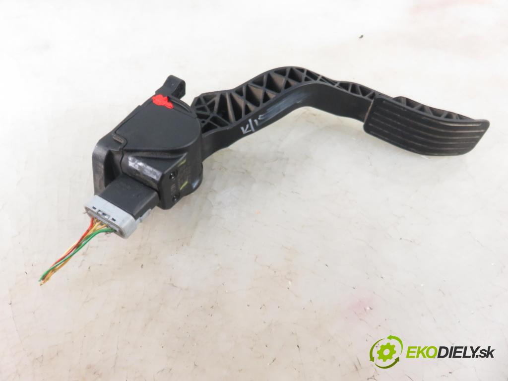 CITROEN C4 coupe (LA_) COUPE 2008 66,00 1.6 HDi - 9HX (DV6ATED4) 1560,00 Potenciometer plynu 0280755120 ; 9684378880 (Pedále)