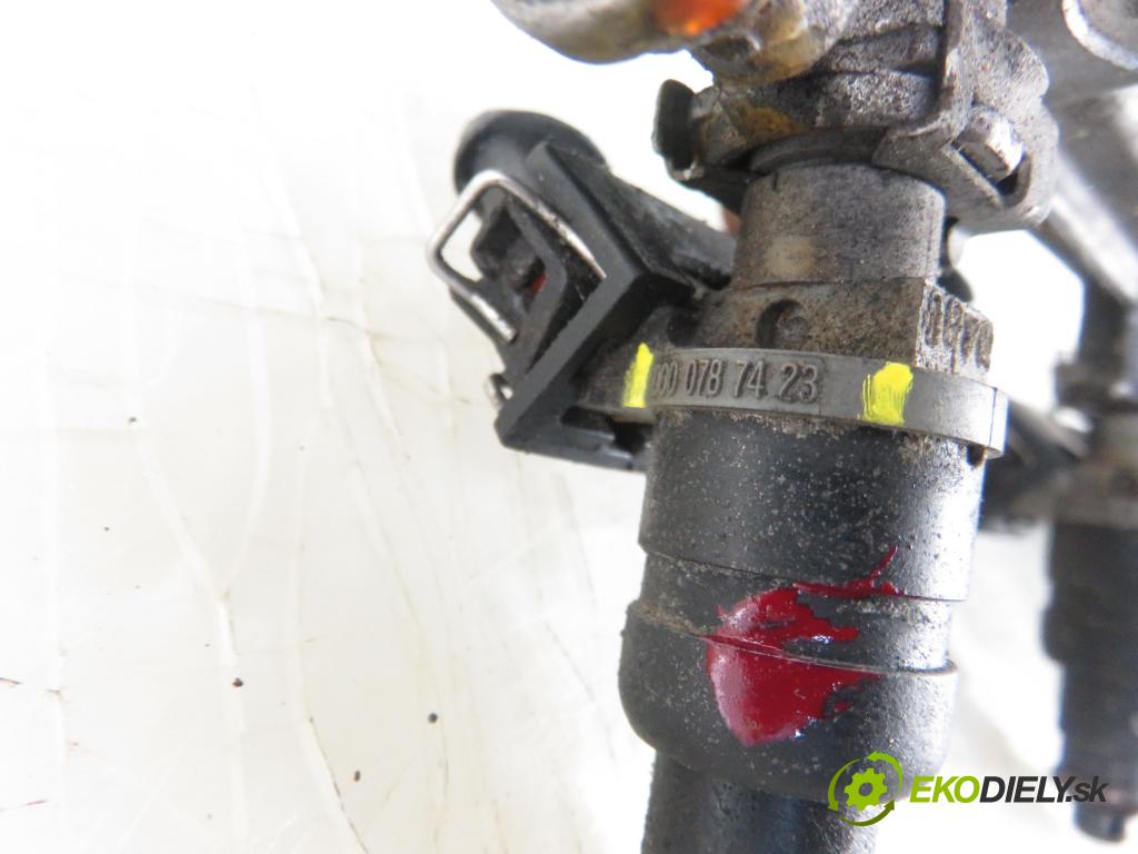 MERCEDES-BENZ KLASA C (W202) SEDAN 1995 90,00 C 180 (202.018) - M 111.920 1799,00 Lišta vstrekovacia 0000787423 (Vstrekovacie lišty)