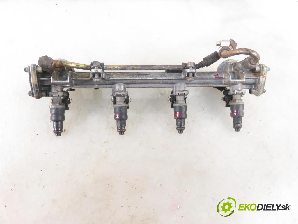 MERCEDES-BENZ KLASA C (W202) SEDAN 1995 90,00 C 180 (202.018) - M 111.920 1799,00 Lišta vstrekovacia 0000787423 (Vstrekovacie lišty)