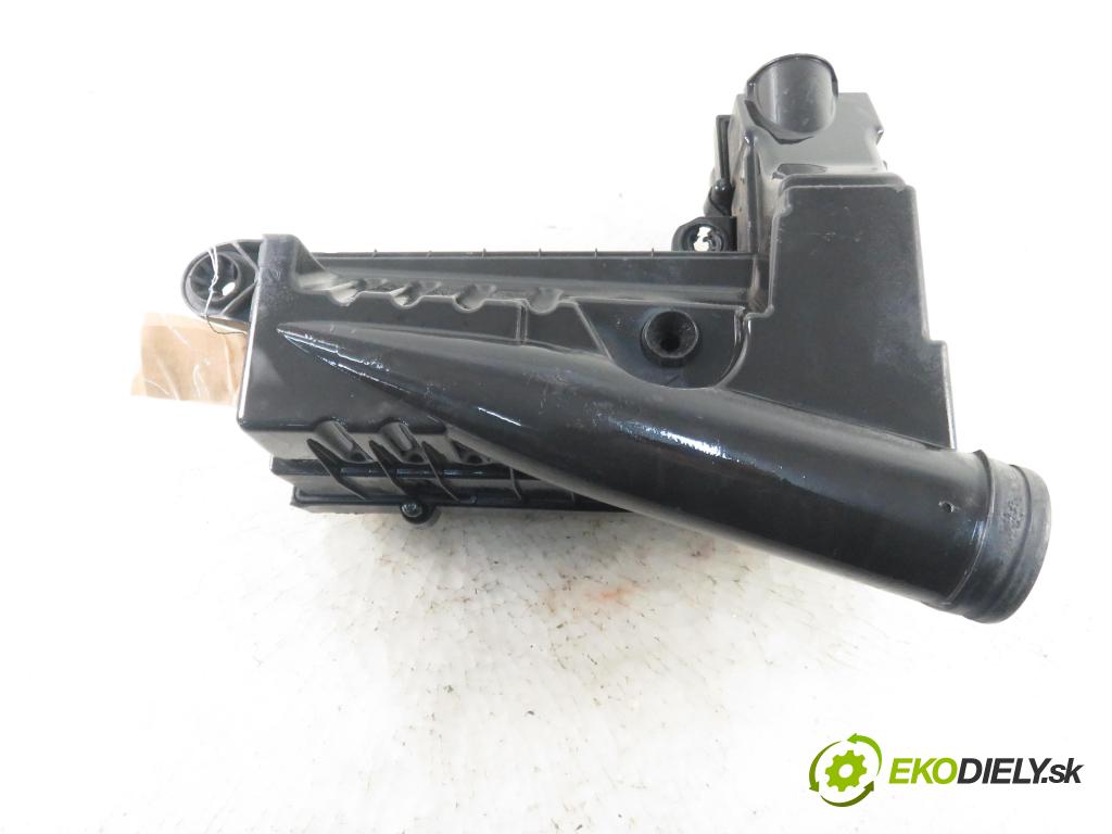 VW GOLF V (1K1) HB 2005 77,00 1.9 TDI PD 105 - BKC 1896,00 Obal filtra vzduchu 1K0129607P ; 1K0129601AE (Obaly filtrov vzduchu)