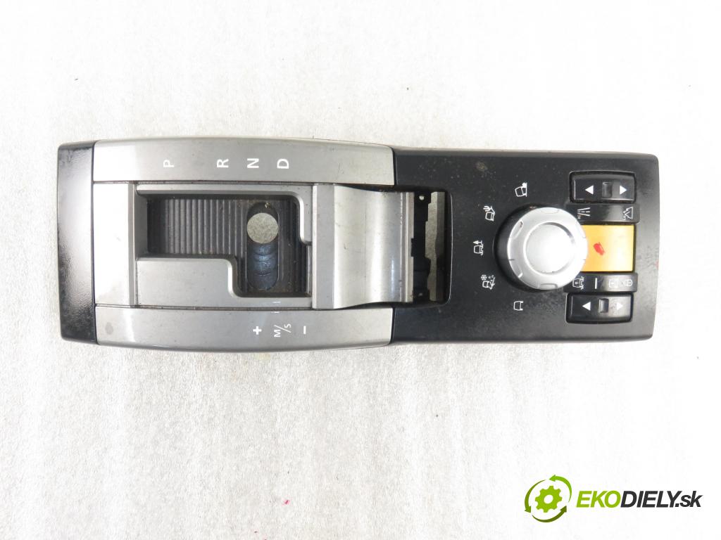 LAND ROVER RANGE ROVER SPORT (L320) SUV 2007 140,00 2.7 TDV6 4x4 190 - 276DT (PSA) 2720,00 palubná doska YUD501770