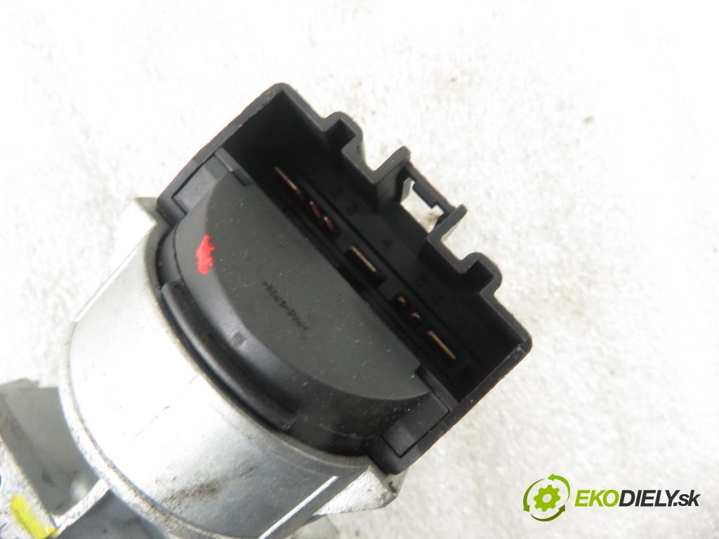 LAND ROVER RANGE ROVER SPORT (L320) SUV 2007 140,00 2.7 TDV6 4x4 190 - 276DT (PSA) 2720,00 spinačka 3M513F880AC (Spínacie skrinky a kľúče)