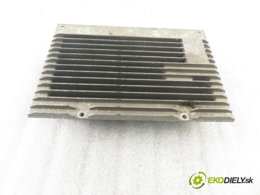 LAND ROVER RANGE ROVER SPORT (L320) SUV 2007 140,00 2.7 TDV6 4x4 190 - 276DT (PSA) 2720,00 Zosilňovač XQK500095 (Zosilňovače)