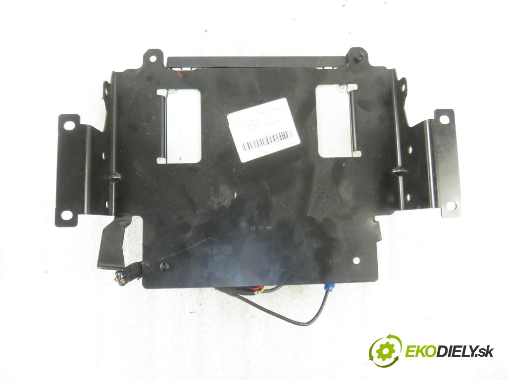 LAND ROVER RANGE ROVER SPORT (L320) SUV 2007 140,00 2.7 TDV6 4x4 190 - 276DT (PSA) 2720,00 čítač navigácie 4621008671 (Ostatné)