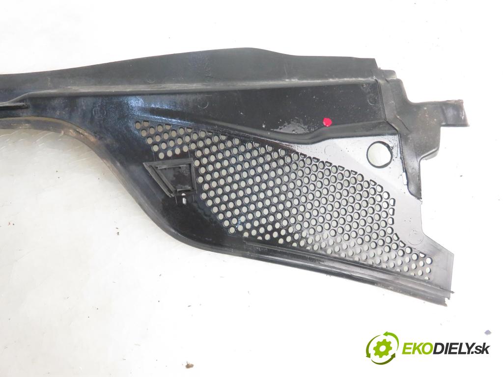 CITROEN C4 I (LC_) HB 2005 66,00 1.6 HDi - 9HX (DV6ATED4) 1560,00 Torpédo, plast pod čelné okno 96467935XT (Torpéda)