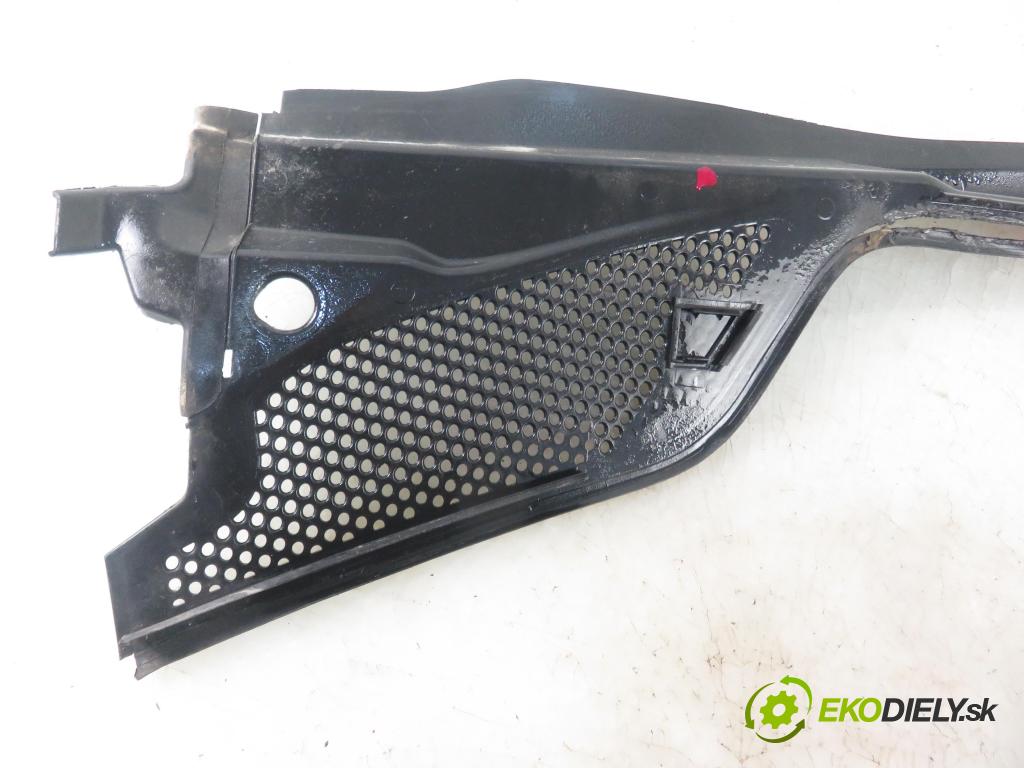 CITROEN C4 I (LC_) HB 2005 66,00 1.6 HDi - 9HX (DV6ATED4) 1560,00 Torpédo, plast pod čelné okno 96467935XT (Torpéda)