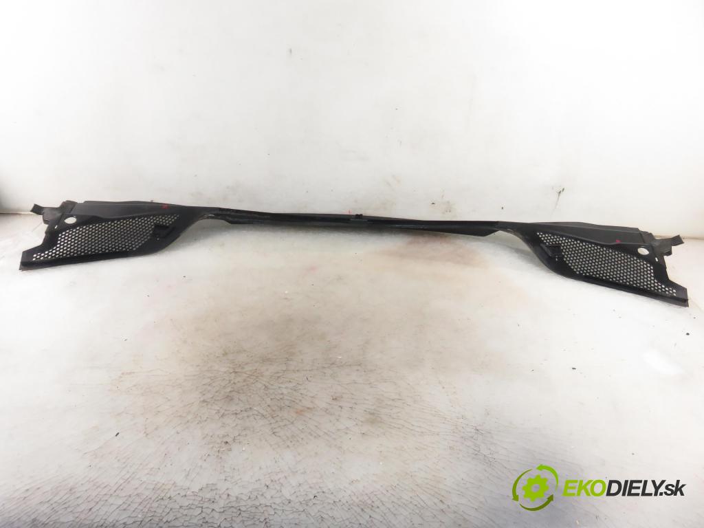 CITROEN C4 I (LC_) HB 2005 66,00 1.6 HDi - 9HX (DV6ATED4) 1560,00 Torpédo, plast pod čelné okno 96467935XT (Torpéda)