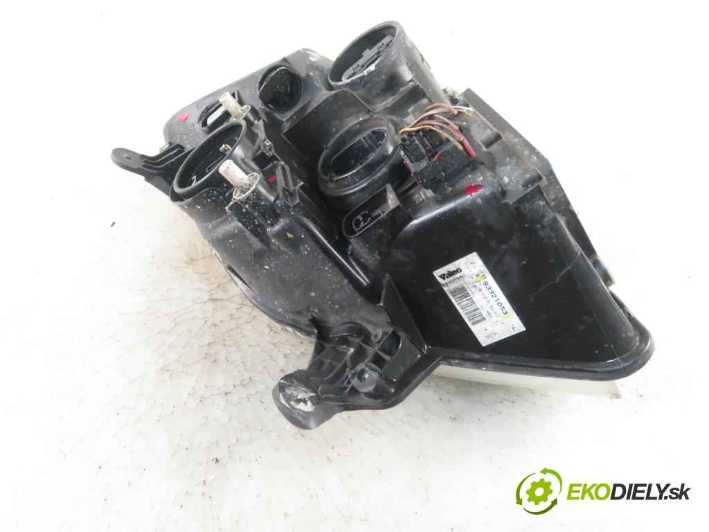 OPEL MERIVA A nadwozie wielkoprzestrzenne (MPV) (X03) MINIVAN 2004 74,00 1.7 CDTI 100 - Z 17 DTH 1686,00 Svetlo PP 93321053