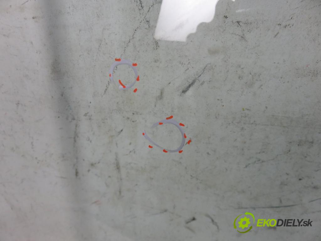 VW GOLF VI (5K1) HB 2012 77,00 1.6 TDI - CAYC 1598,00 Okno čelná