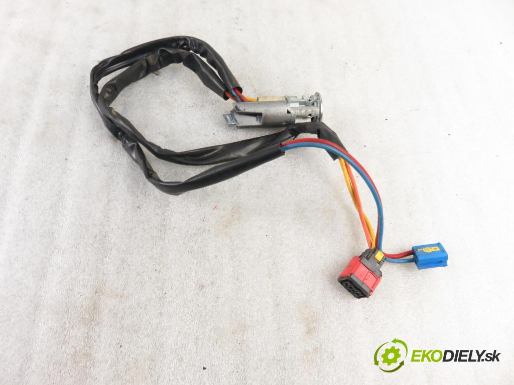 CITROEN BERLINGO / BERLINGO FIRST nadwozie wielkoprzestrzenne (MPV) KOMBIVAN 2000 51,00 1.9 D - WJY (DW8B) 1868,00 spinačka  (Spínacie skrinky a kľúče)