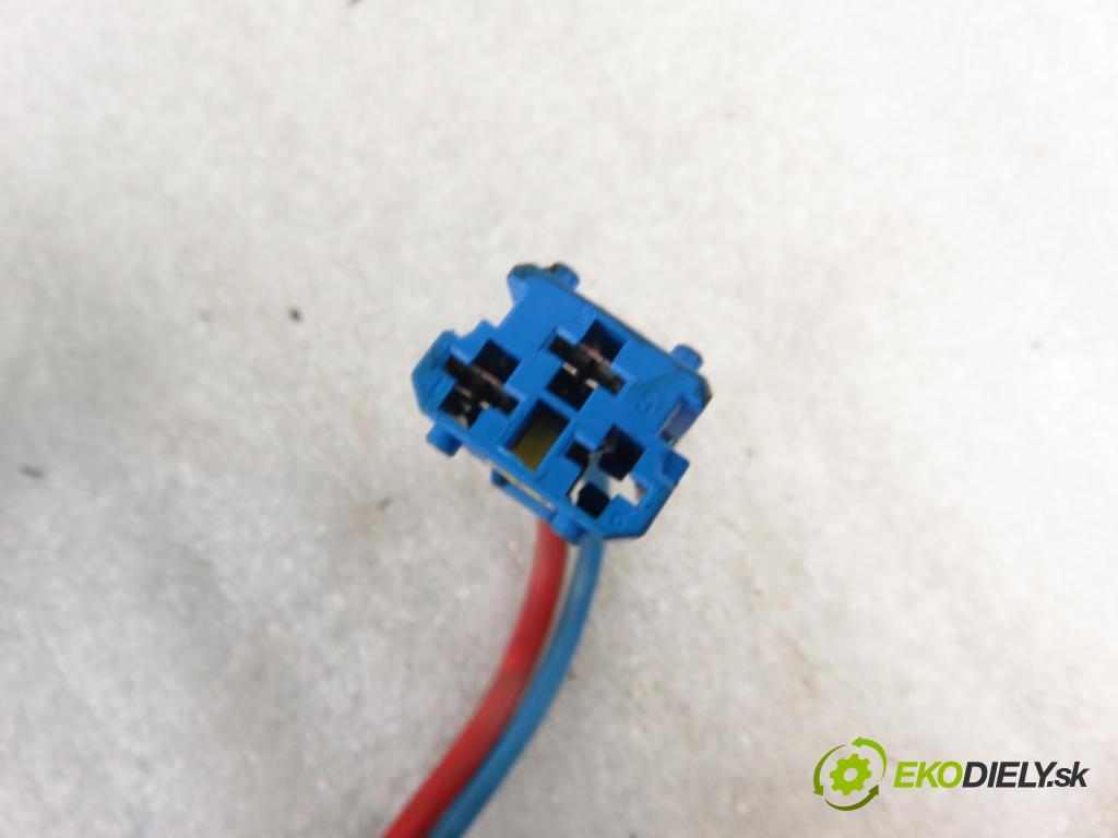 CITROEN BERLINGO / BERLINGO FIRST nadwozie wielkoprzestrzenne (MPV) KOMBIVAN 2000 51,00 1.9 D - WJY (DW8B) 1868,00 spinačka  (Spínacie skrinky a kľúče)