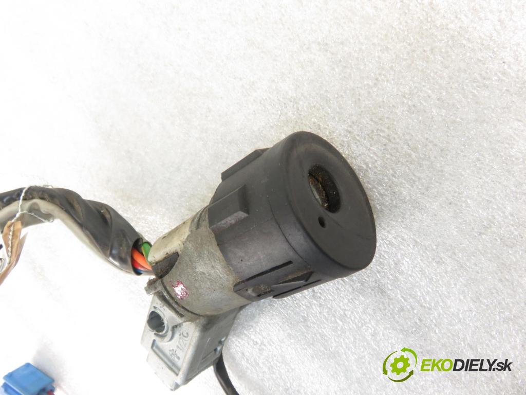 CITROEN BERLINGO / BERLINGO FIRST nadwozie wielkoprzestrzenne (MPV) KOMBIVAN 2006 66,00 1.6 HDI 90 - 9HX (DV6ATED4) 1560,00 spinačka 9663123280 (Spínacie skrinky a kľúče)