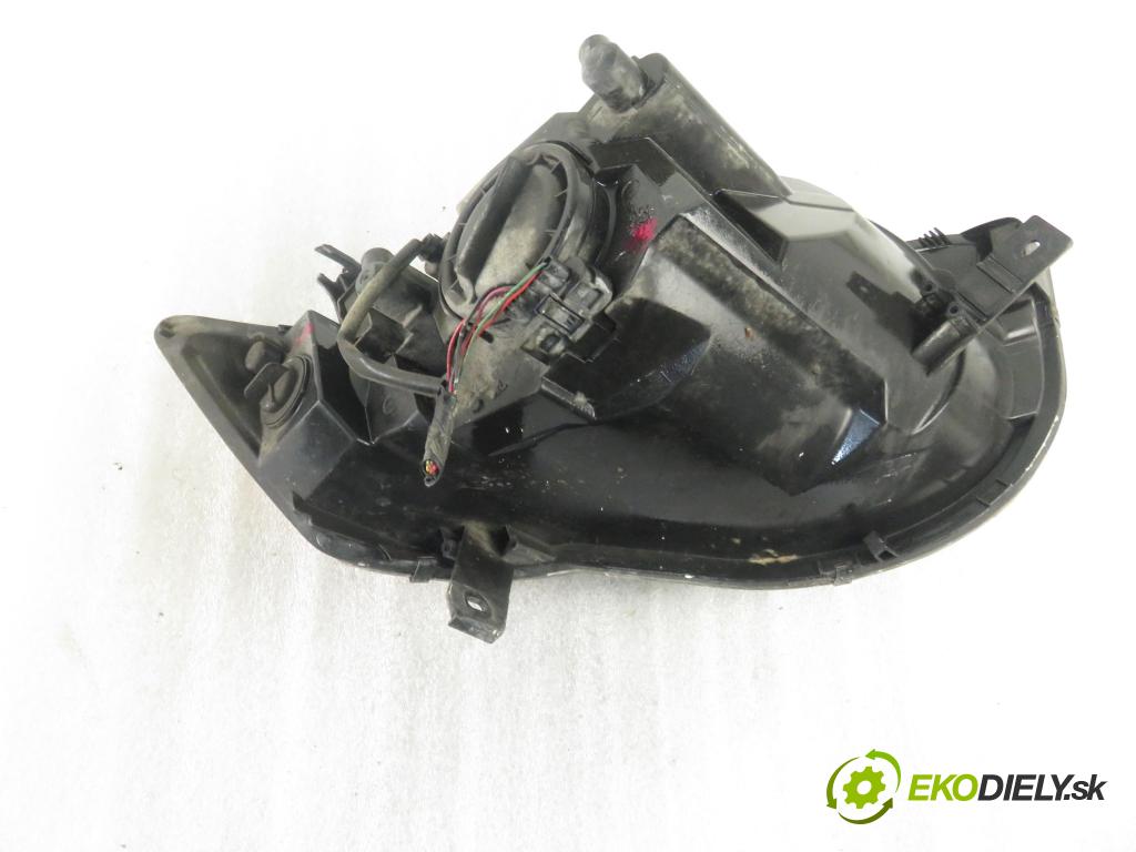 MITSUBISHI COLT VI (Z3_A, Z2_A) HB 2009 70,00 1.3 MIVEC 95 - 4A90 1332,00 Svetlo LP 8301B179