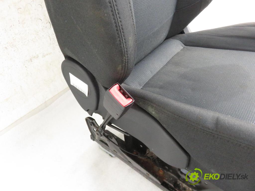 FORD S-MAX (WA6) MINIVAN 2008 96,00 2.0 TDCi - AZWA 1997,00 Sedadlo šoféri