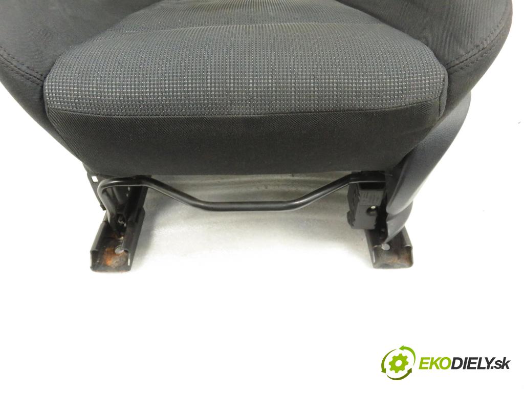 FORD S-MAX (WA6) MINIVAN 2008 96,00 2.0 TDCi - AZWA 1997,00 Sedadlo šoféri