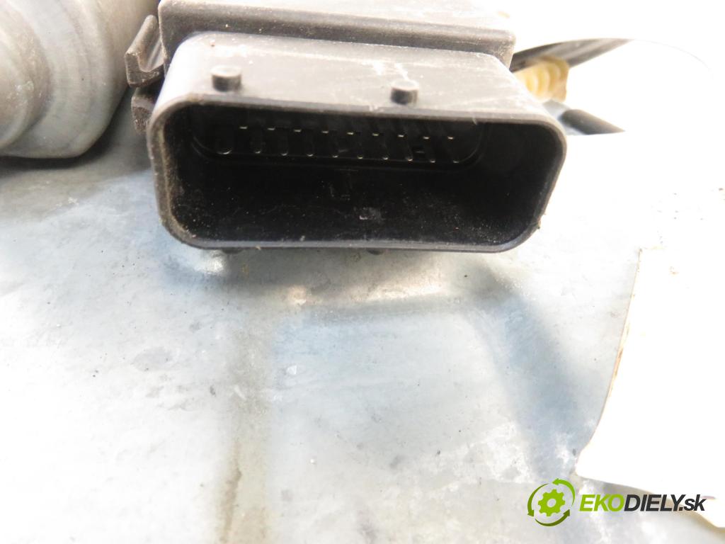 SEAT TOLEDO II (1M2) SEDAN 2000 66,00 1.9 TDI 90 - ALH 1896,00 mechanismus oken 1J1959801C