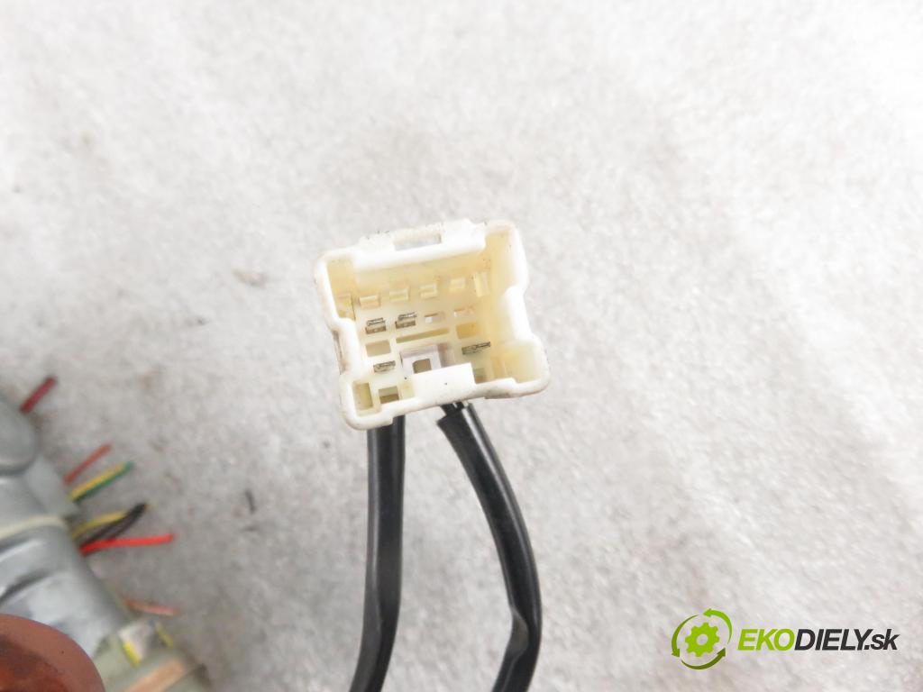 SUBARU IMPREZA kombi (GG) KOMBI 2005 0,00 1.6 AWD - EJ161 1597,00 spinačka 88215AE010 ; X1T25571 ; 88205FE000 (Spínacie skrinky a kľúče)