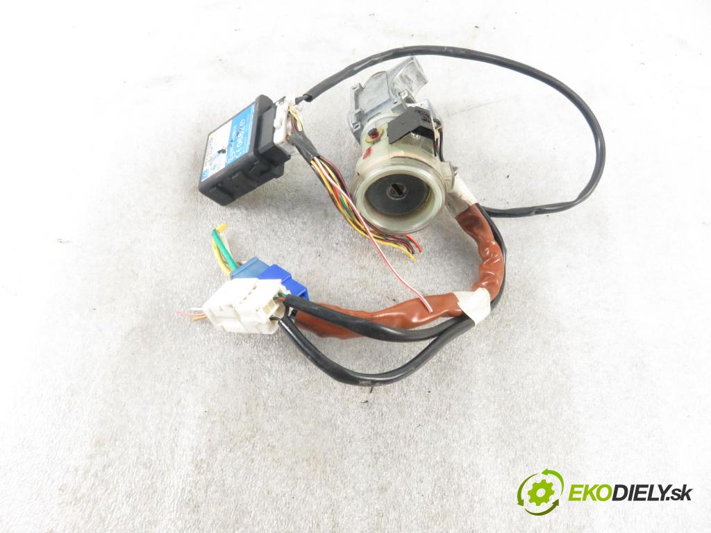 SUBARU IMPREZA kombi (GG) KOMBI 2005 0,00 1.6 AWD - EJ161 1597,00 spinačka 88215AE010 ; X1T25571 ; 88205FE000 (Spínacie skrinky a kľúče)