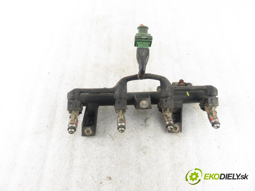 CITROEN SAXO (S0, S1) HB 1999 55,00 1.4 VTS 75 - KFX (TU3JP) 1360,00 Lišta vstrekovacia 9628982980C (Vstrekovacie lišty)