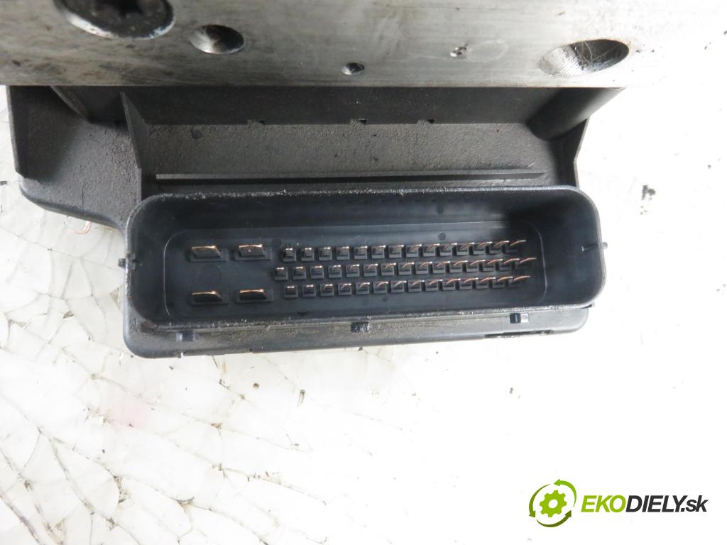 VW BORA (1J2) SEDAN 2001 85,00 1.9 TDI PD 115 - AJM 1896,00 Pumpa ABS 1C0907379 ; 6X0614517 (Pumpy ABS)