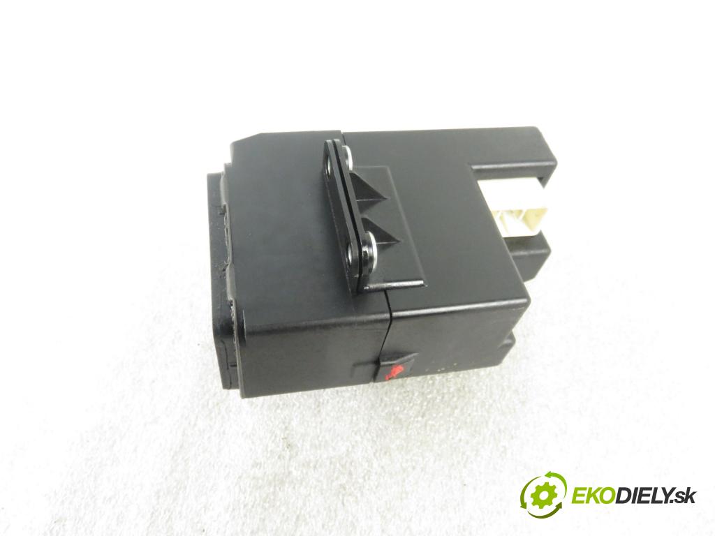 ALFA ROMEO 159 Sportwagon (939_) KOMBI 2007 110,00 1.9 JTDM 16V - 939 A2.000 1910,00 spinačka 1560616200 (Spínacie skrinky a kľúče)