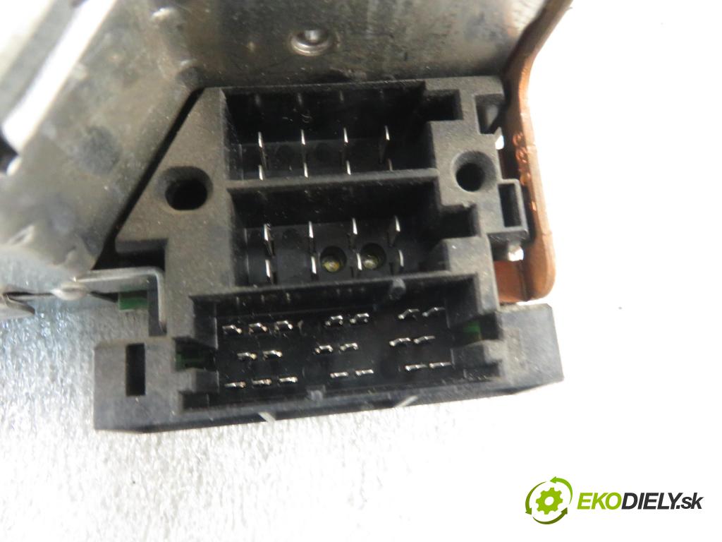PEUGEOT 206 liftback (2A/C) HB 2002 80,00 1.6 16V - NFU (TU5JP4) 1587,00 RADIO CD 9645145977