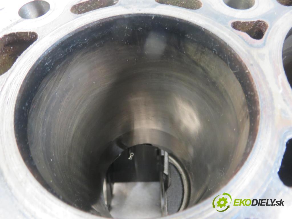 LAND ROVER RANGE ROVER SPORT (L320) SUV 2007 140,00 2.7 TDV6 4x4 190 - 276DT (PSA) 2720,00 blok Motor  (Blok motora)