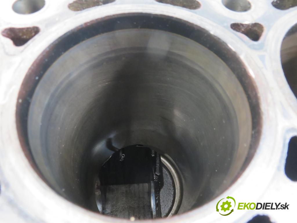 LAND ROVER RANGE ROVER SPORT (L320) SUV 2007 140,00 2.7 TDV6 4x4 190 - 276DT (PSA) 2720,00 blok Motor  (Blok motora)