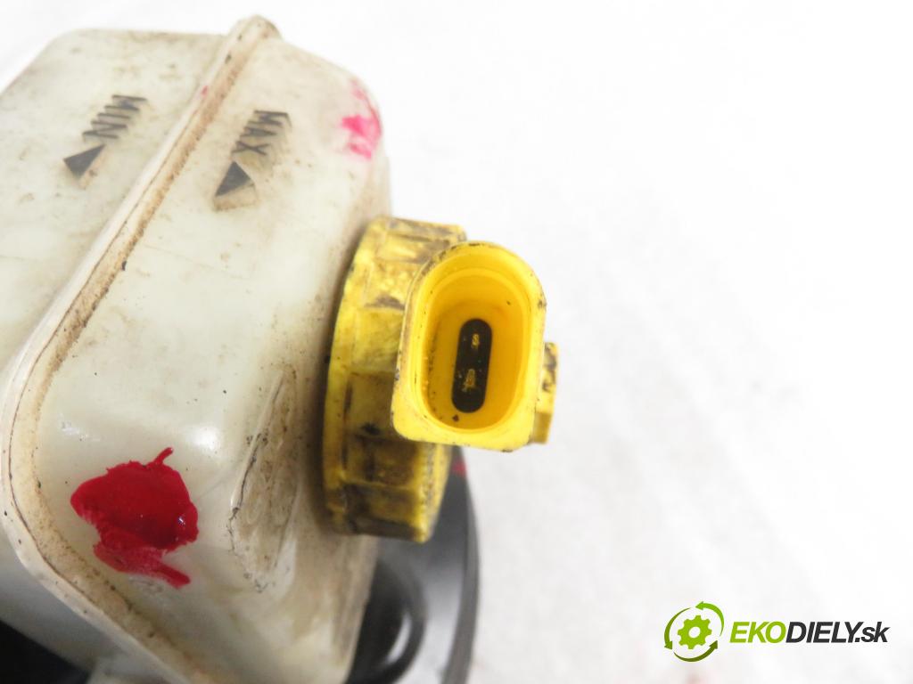 AUDI A3 (8L1) HB 2000 75,00 1.6 - AVU 1595,00 Posilovač 1J1614105R ; 03786206024 (Servočerpadlá, pumpy riadenia)