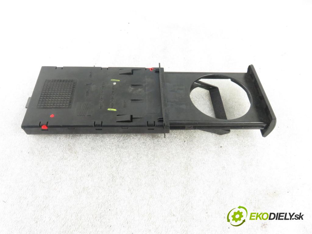 SEAT TOLEDO II (1M2) SEDAN 2001 92,00 1.8 20V 125 - AGN 1781,00 Držiak na nápoje 1M1862531C (Úchyty, držiaky na nápoje)