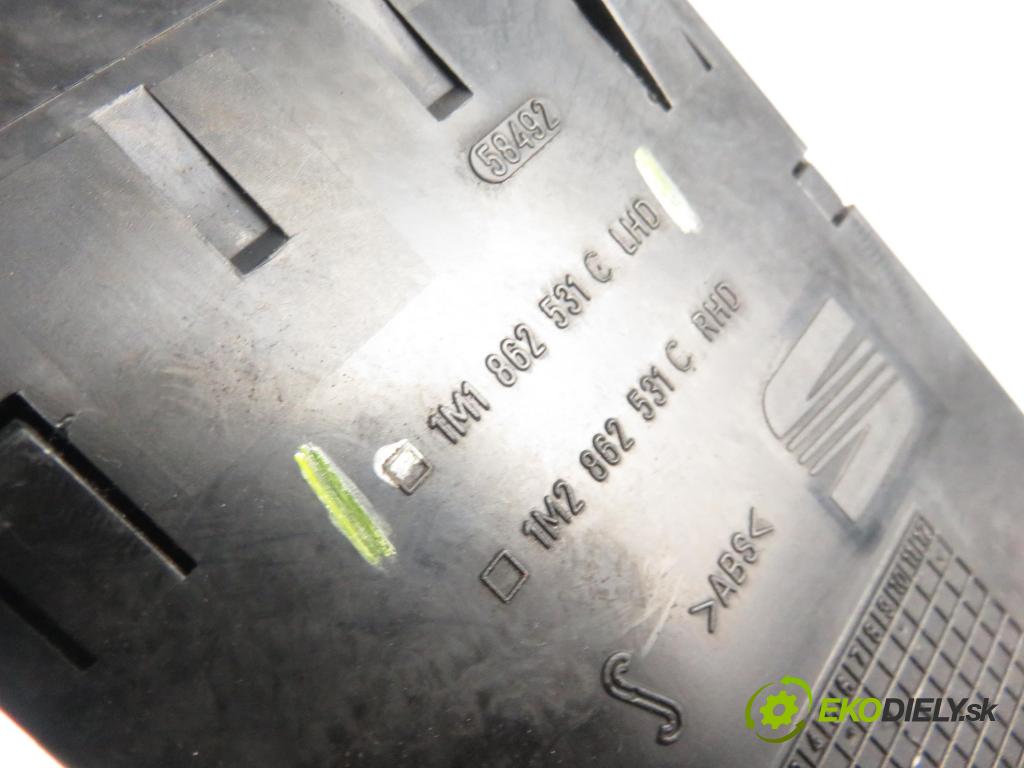 SEAT TOLEDO II (1M2) SEDAN 2001 92,00 1.8 20V 125 - AGN 1781,00 Držiak na nápoje 1M1862531C (Úchyty, držiaky na nápoje)