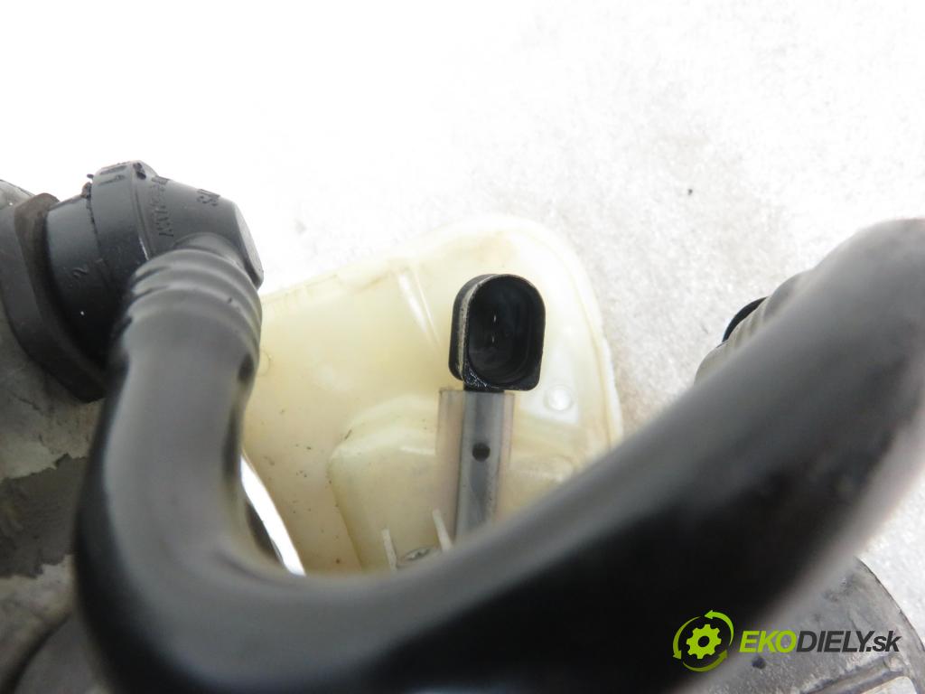 VW PASSAT B5.5 Variant (3B6) KOMBI 2002 110,00 1.8 T 20V - AWT 1781,00 Posilovač 8E0612105J (Servočerpadlá, pumpy riadenia)