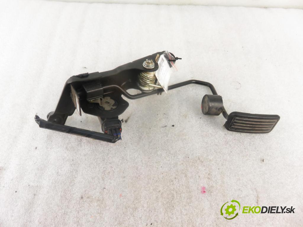 TOYOTA RAV 4 II (_A2_) SUV 2003 85,00 2.0 D-4D 4WD 116 - 1CD-FTV 1995,00 Potenciometer plynu 8928133010 (Pedále)