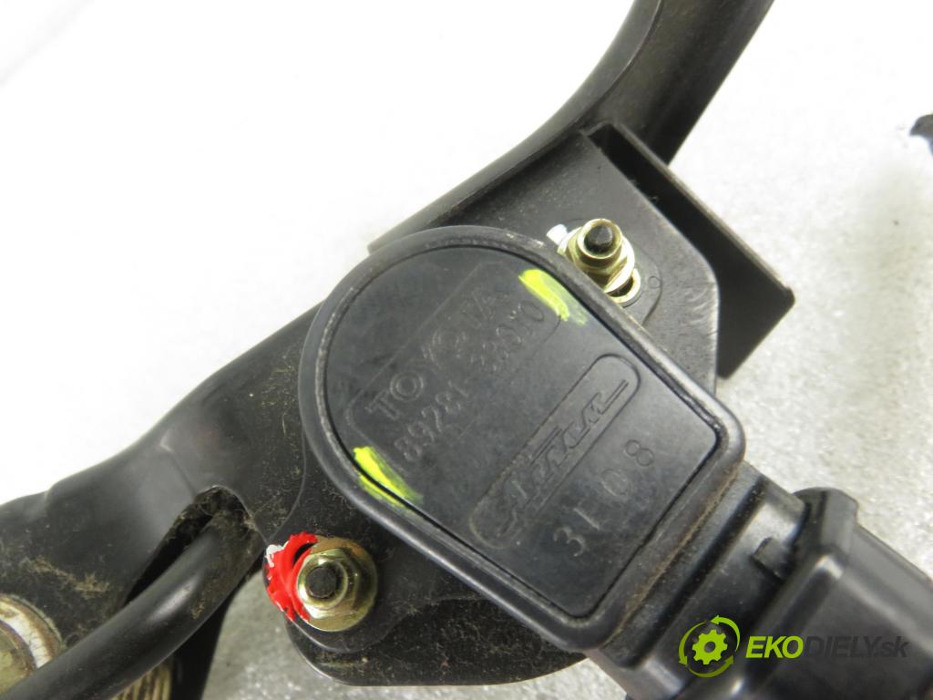 TOYOTA RAV 4 II (_A2_) SUV 2003 85,00 2.0 D-4D 4WD 116 - 1CD-FTV 1995,00 Potenciometer plynu 8928133010 (Pedále)