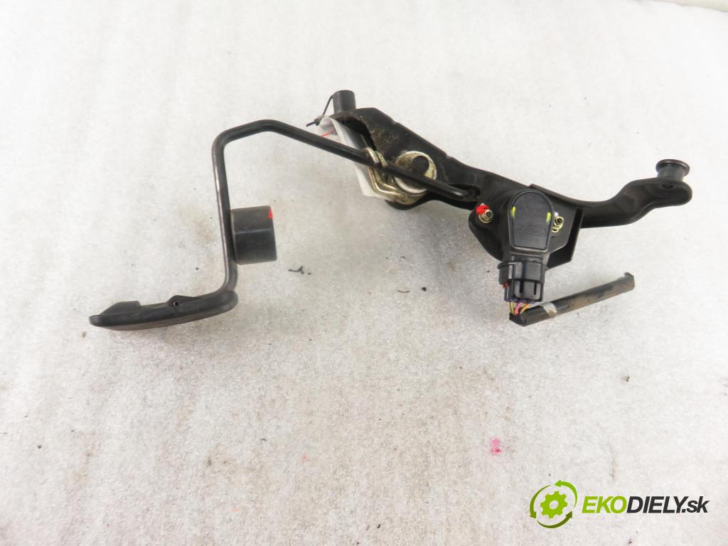 TOYOTA RAV 4 II (_A2_) SUV 2003 85,00 2.0 D-4D 4WD 116 - 1CD-FTV 1995,00 Potenciometer plynu 8928133010 (Pedále)