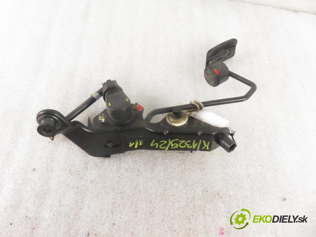 TOYOTA RAV 4 II (_A2_) SUV 2003 85,00 2.0 D-4D 4WD 116 - 1CD-FTV 1995,00 Potenciometer plynu 8928133010 (Pedále)